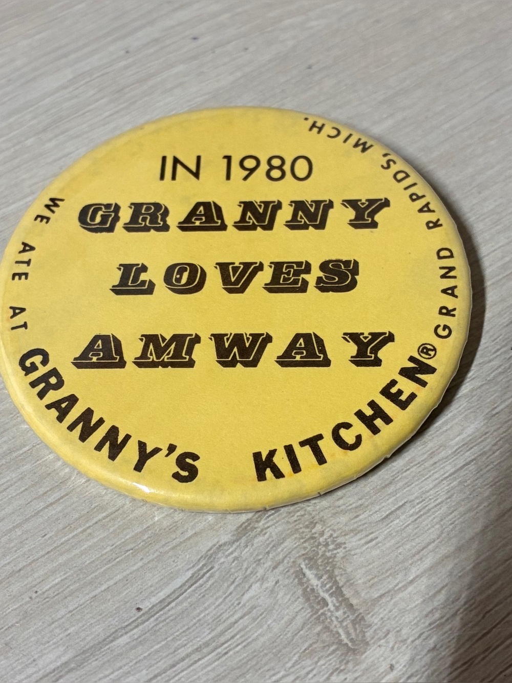 Vintage 1980 Amway Granny Loves Amway Pinback Button Advertising Collectible 3”